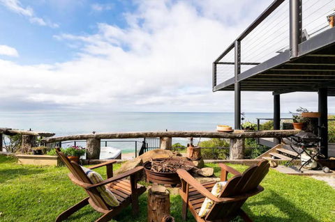 Y Vue - Beachside Apartment With Ocean Views - Accommodation Rockhampton 0