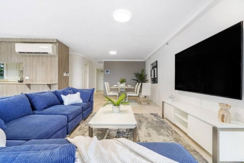 Zenith 2Bd Absolute Beachfront Surfers Paradise - Accommodation Rockhampton 0