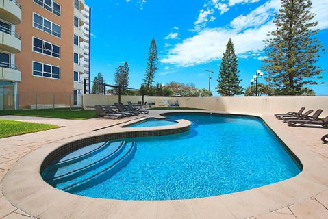 Zenith 2Bd Absolute Beachfront Surfers Paradise - Accommodation Rockhampton 1