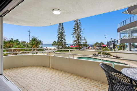 Zenith 2Bd Absolute Beachfront Surfers Paradise - Accommodation Rockhampton 3