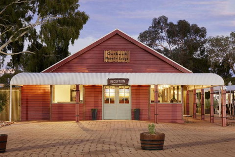 Outback Hotel - Accommodation Rockhampton 0