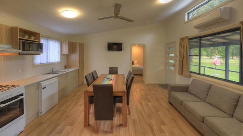 Yarra Holiday Park - Accommodation Rockhampton 3