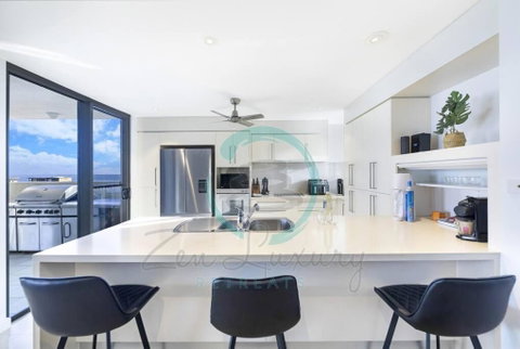 ZEN AT ARKABA 3BR Luxury Waterfront Apt Pool + BBQ - Accommodation Rockhampton 2