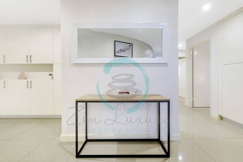 Zen Ocean Charm 3BR Luxury W/front Apt Pool + BBQ - Accommodation Rockhampton 3