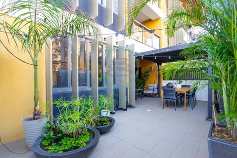 Zen Seaside 1BR Waterfront Apt - Accommodation Rockhampton 0