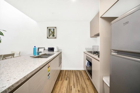 Zetland Gem 2Bed Apt With Pool & Gym Access - Accommodation Rockhampton 3