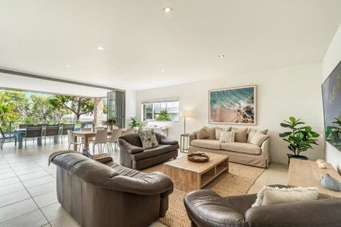 Zinc 1 - Modern Apartment With Lift - Accommodation Rockhampton 1