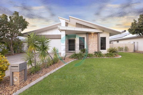 Zenhouse: 4BR Stylish Work/Family Home In Muirhead - Accommodation Rockhampton 0