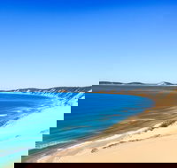 Kayak with Dolphins and 4WD Great Beach Drive Day Trip from Noosa - Accommodation Rockhampton