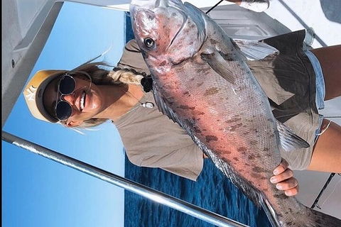3/4 Day 7 Hour Offshore Fishing Charter - Accommodation Rockhampton 1