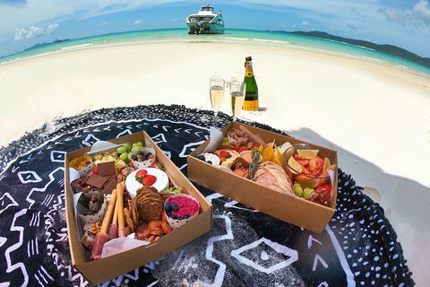Reef & Whitehaven Landing - Accommodation Rockhampton 2