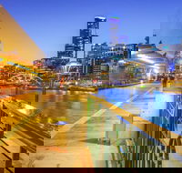 Melbourne By Night - Accommodation Rockhampton